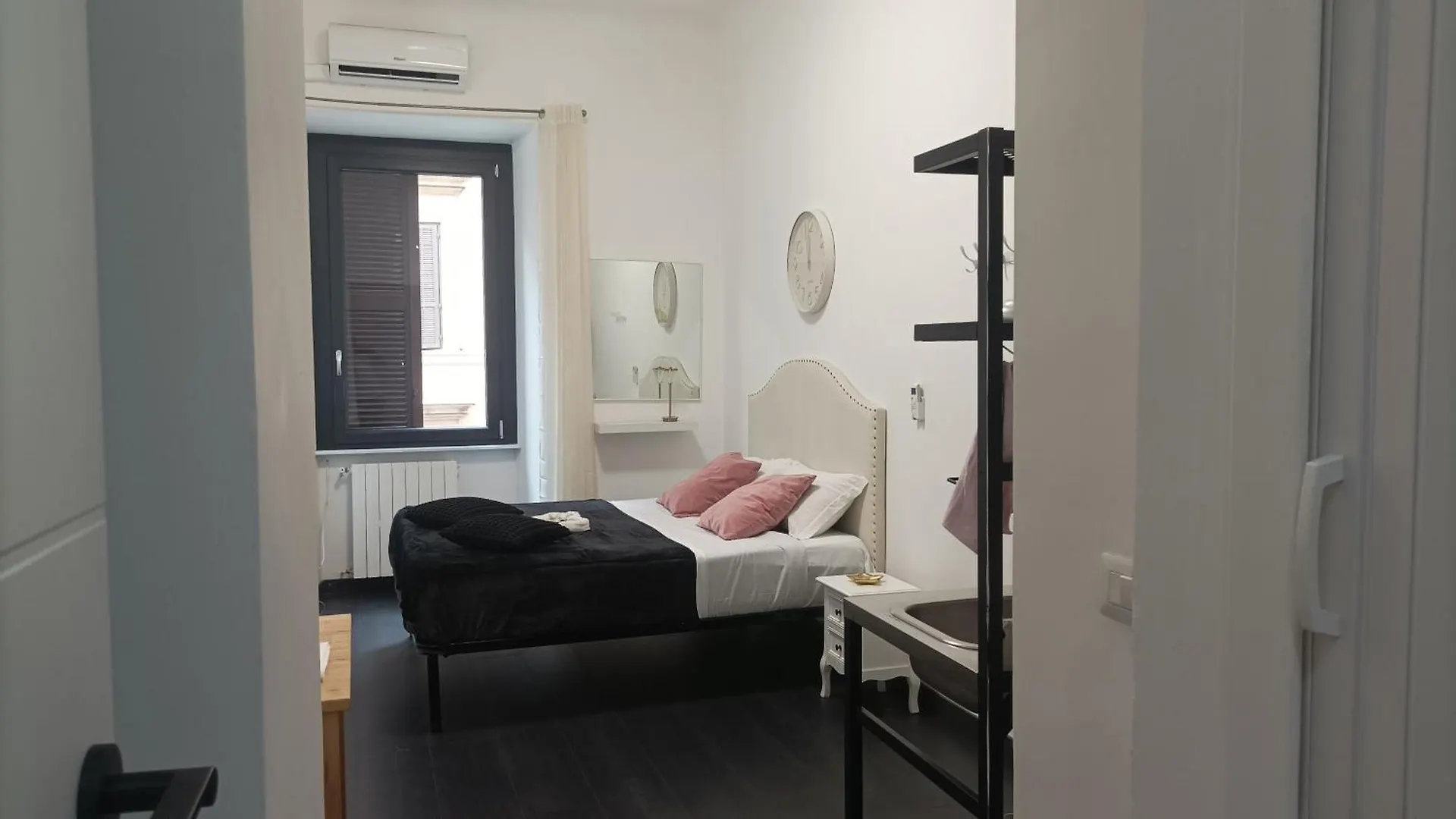 B&B Little Appartaments Rome 0*,  Italy